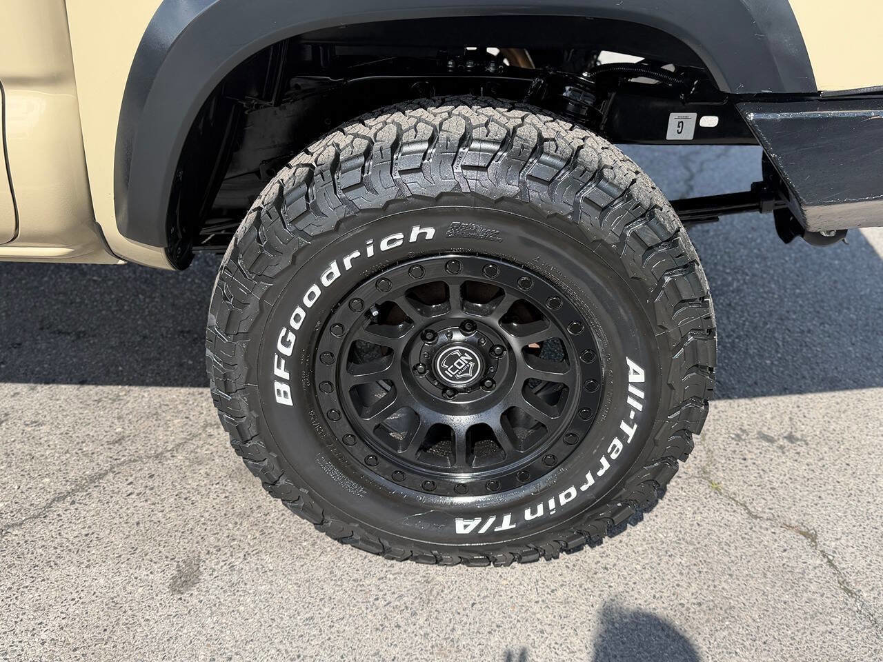 Used 2020 Toyota Tacoma TRD Off-Road w/ Technology Package AWD/4WD image 42