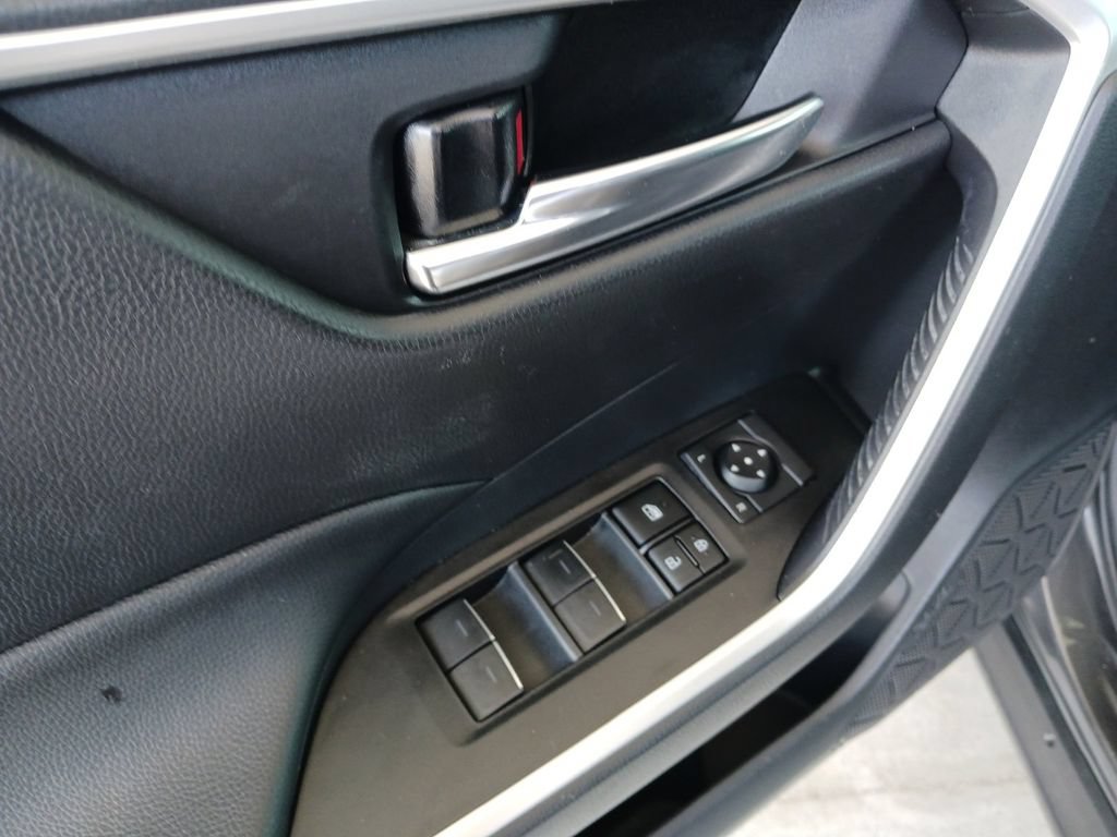 Used 2024 Toyota RAV4 SE AWD/4WD image 30