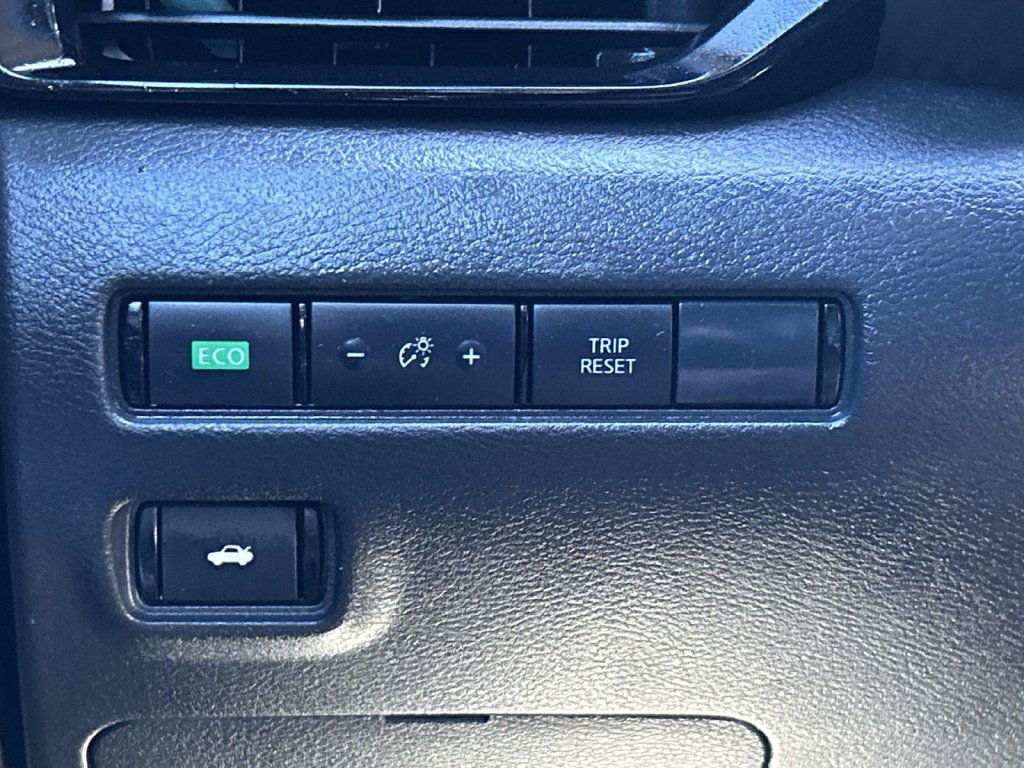 Used 2022 Nissan Sentra SR w/ Trunk Package FWD image 26