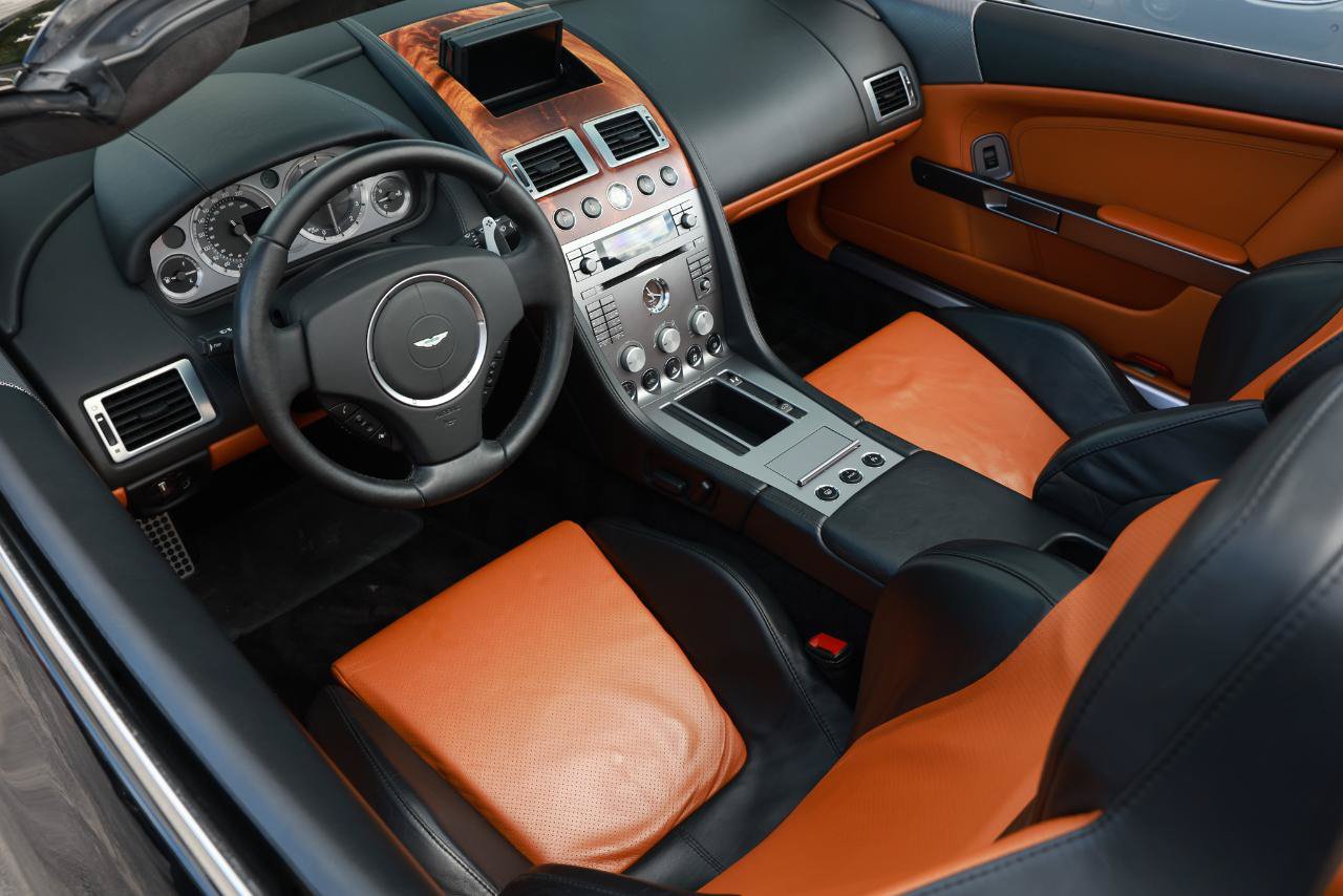 Used 2006 Aston Martin DB9 Volante RWD image 4
