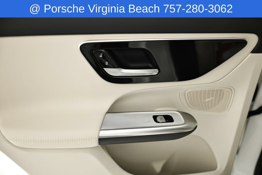 Used 2025 Mercedes-Benz GLC 300 4MATIC image 29