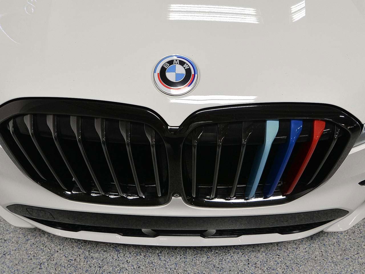 Used 2022 BMW X7 M50i image 3