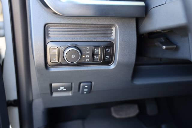 Used 2025 Ford F250 Lariat w/ Lariat Ultimate Package AWD/4WD image 16