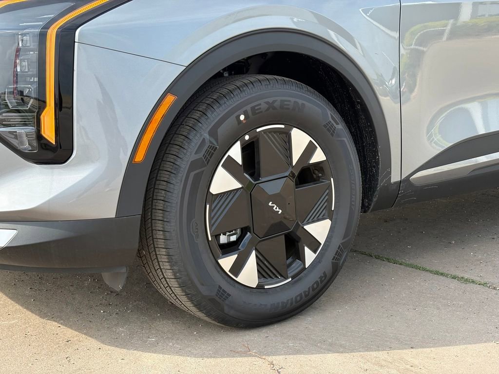 New 2026 Kia Sportage LX FWD image 9