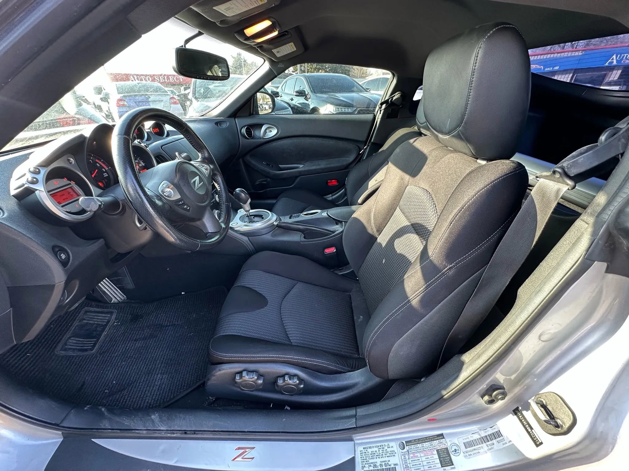 Used 2009 Nissan 370Z Touring image 10