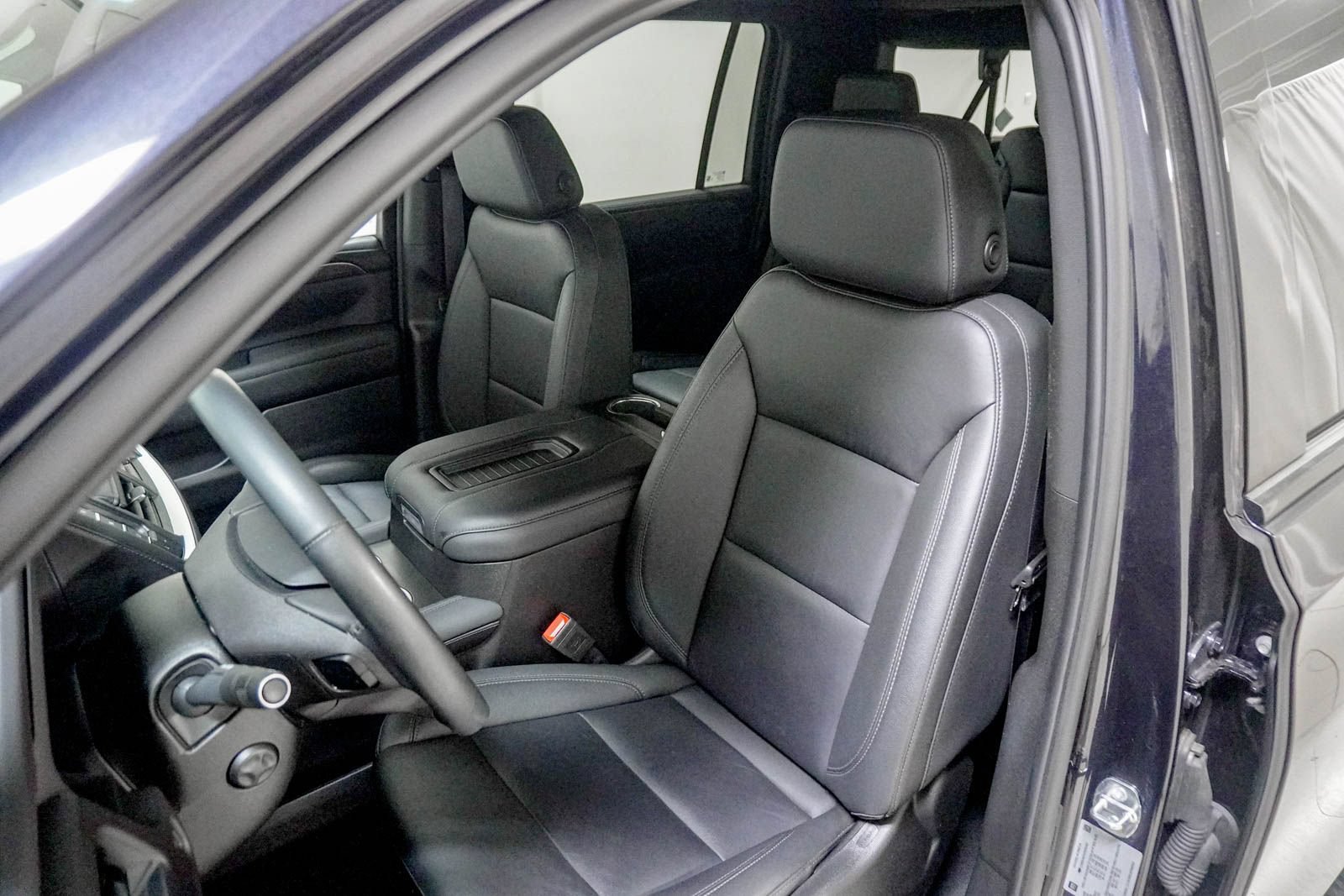 Used 2024 Chevrolet Suburban Z71 w/ Luxury Package AWD/4WD image 19