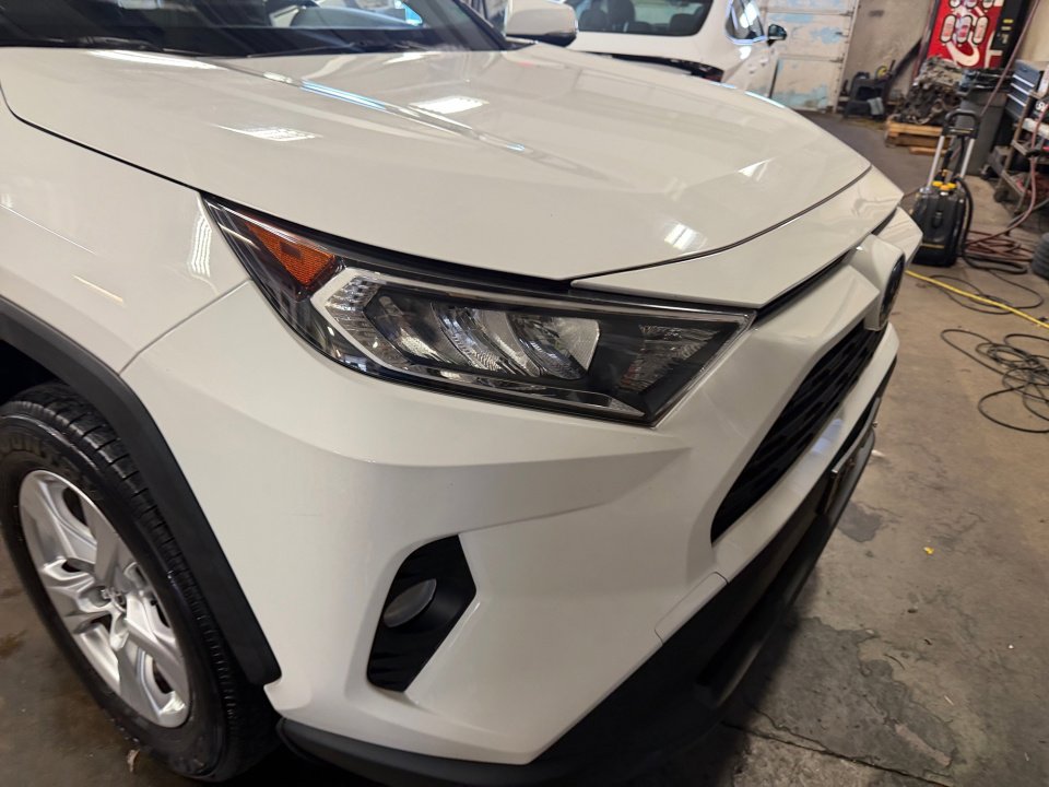 Used 2020 Toyota RAV4 XLE w/ All Weather Liner Package AWD/4WD image 28
