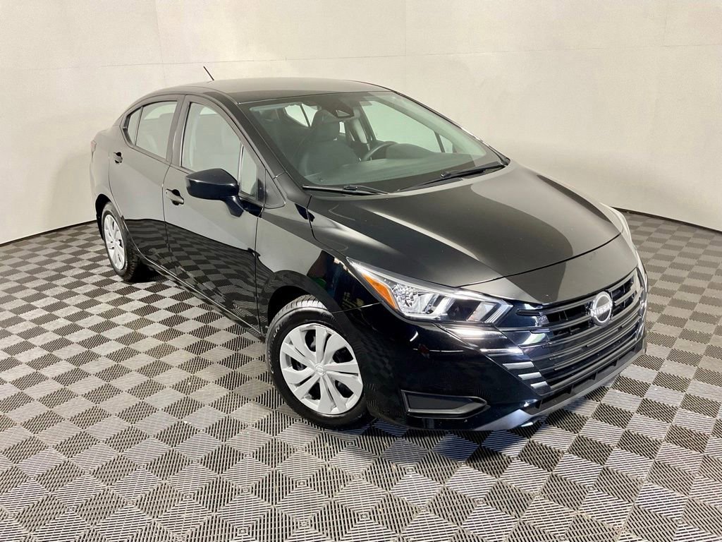 Used 2023 Nissan Versa S w/ Trunk Package FWD image 4