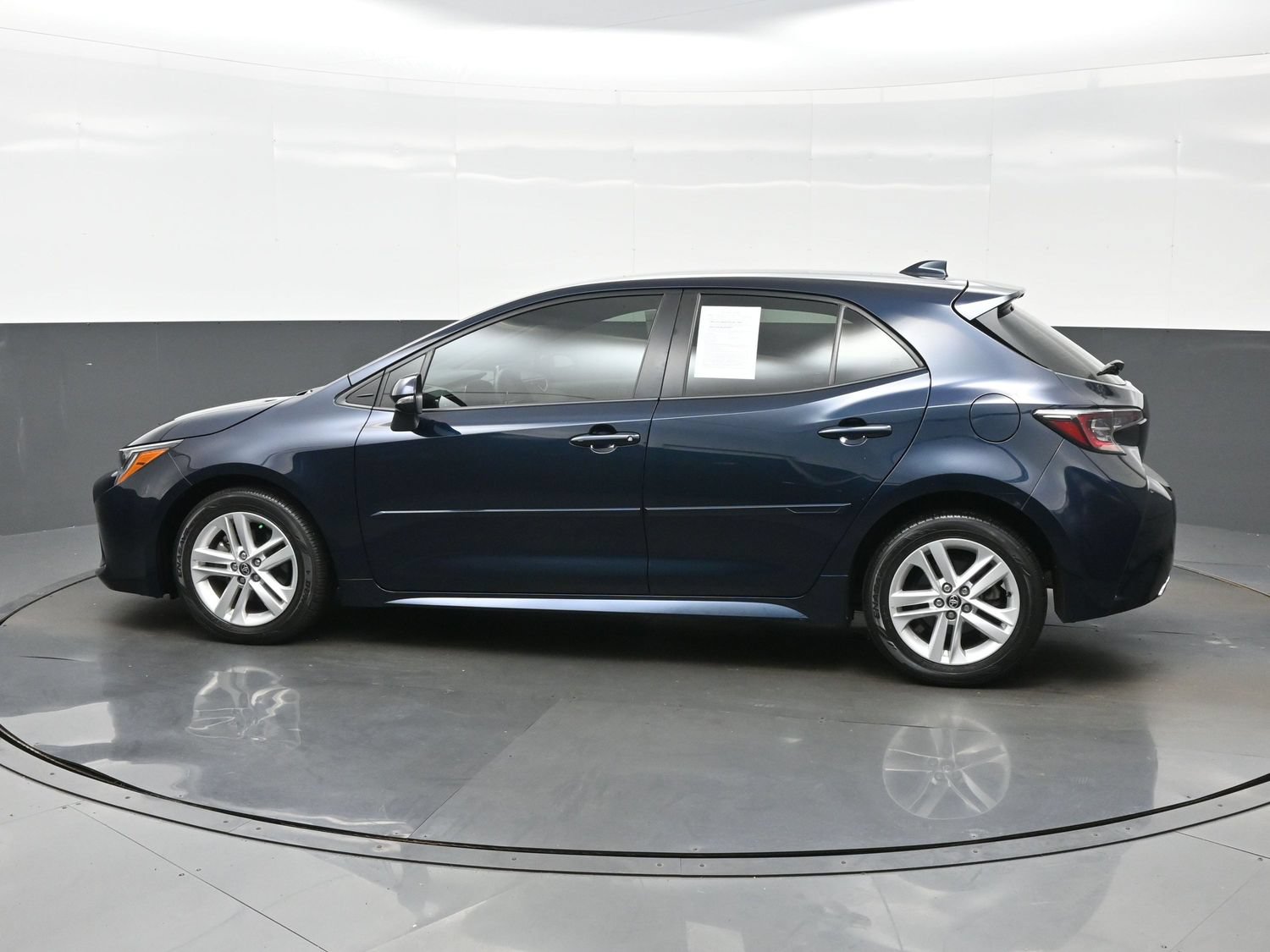 Used 2020 Toyota Corolla SE FWD image 3