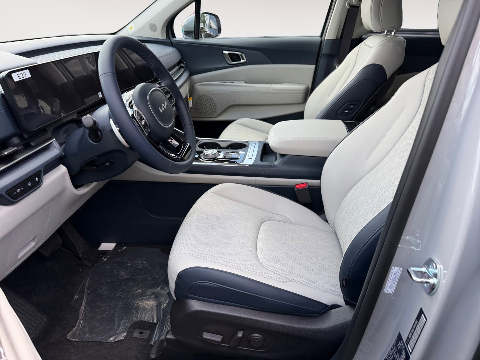 New 2026 Kia Carnival EX FWD image 10