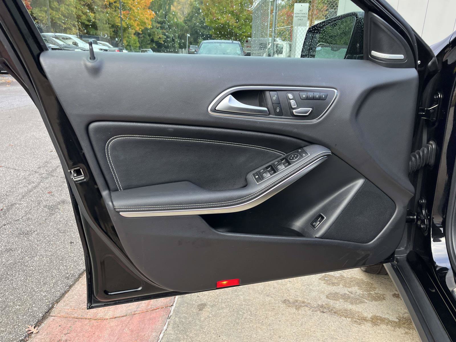 Used 2019 Mercedes-Benz GLA 250 4MATIC image 17