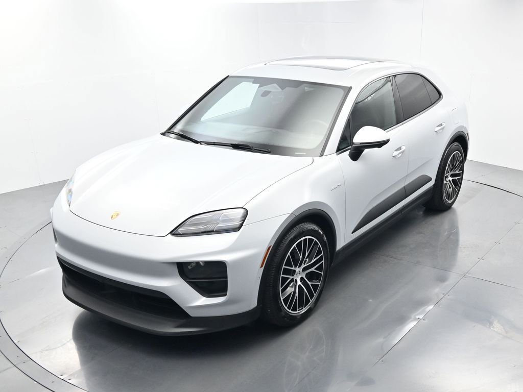 Certified 2025 Porsche Macan Electric image 33