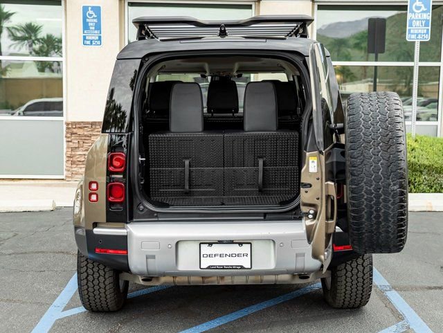 Used 2020 Land Rover Defender 110 HSE image 25