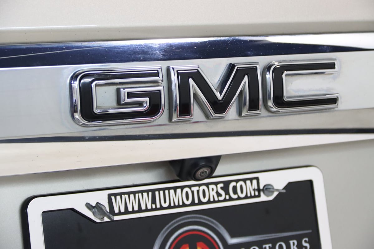 Used 2023 GMC Yukon XL SLT w/ SLT Premium Package AWD/4WD image 13