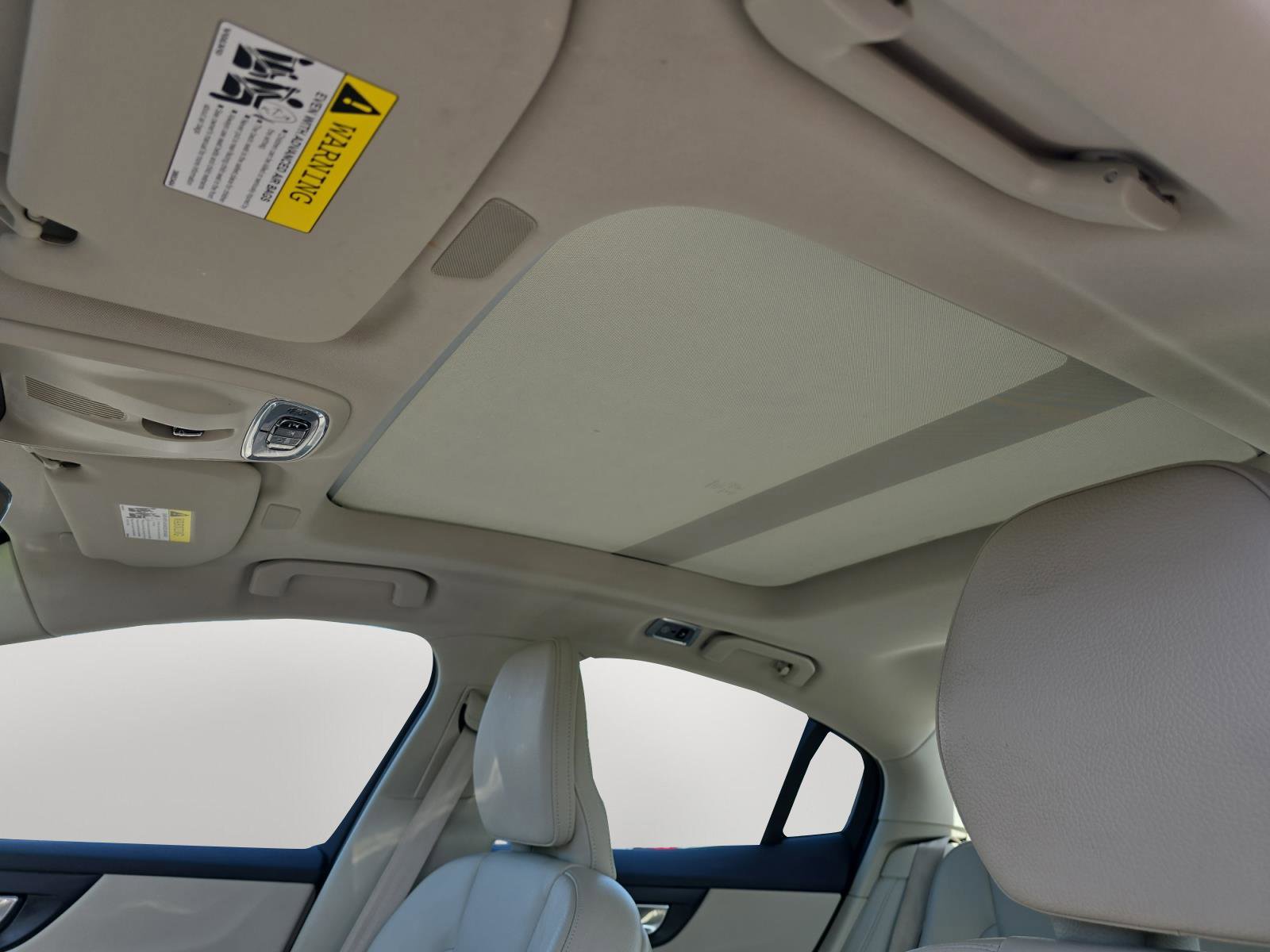 Used 2022 Volvo S60 B5 Momentum w/ Advanced Package image 15