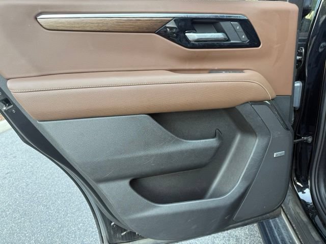 Used 2025 Chevrolet Tahoe High Country AWD/4WD image 29