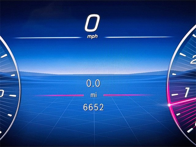 Used 2025 Mercedes-Benz GLC 300 4MATIC image 12