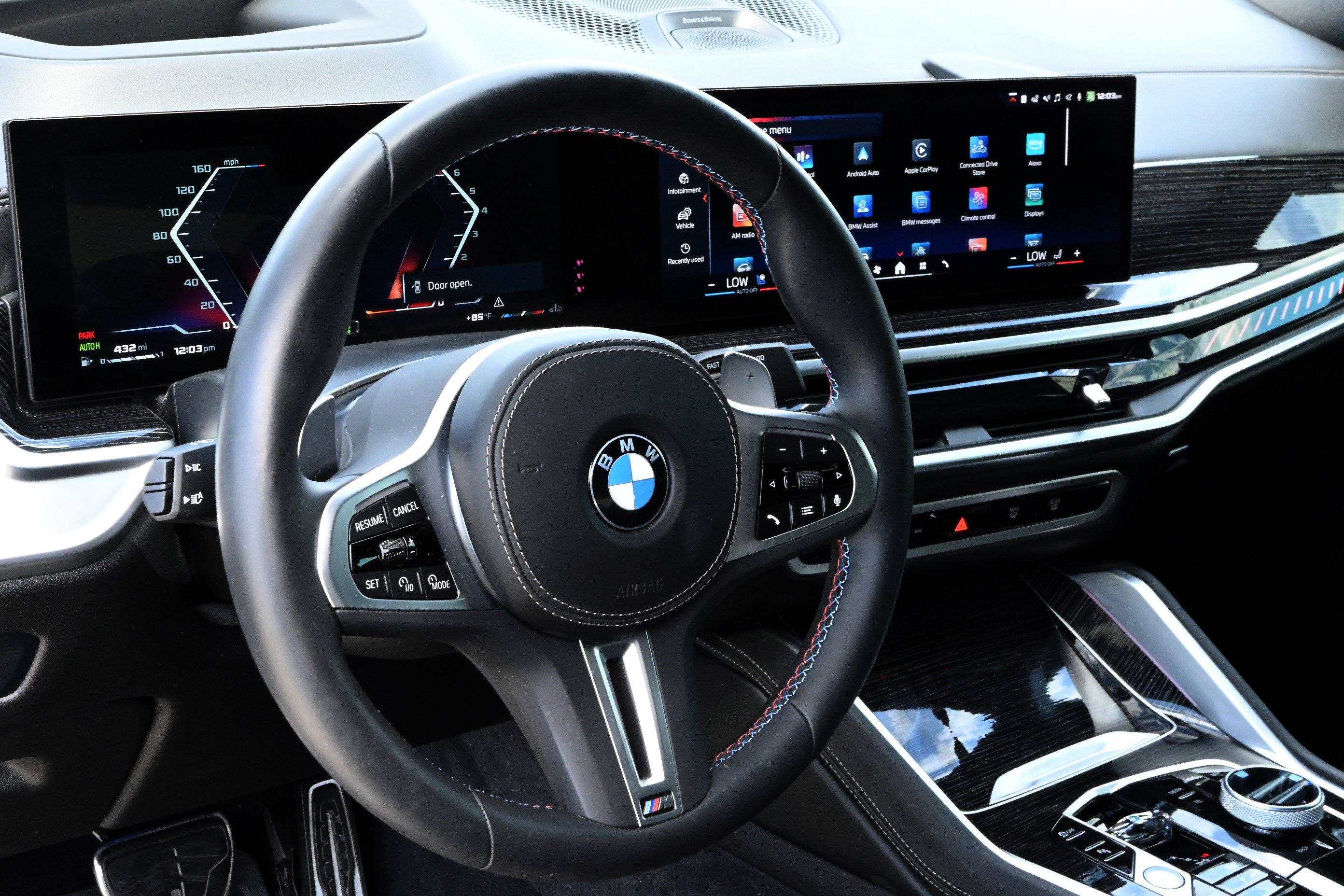 Used 2025 BMW X6 M60i AWD/4WD image 13