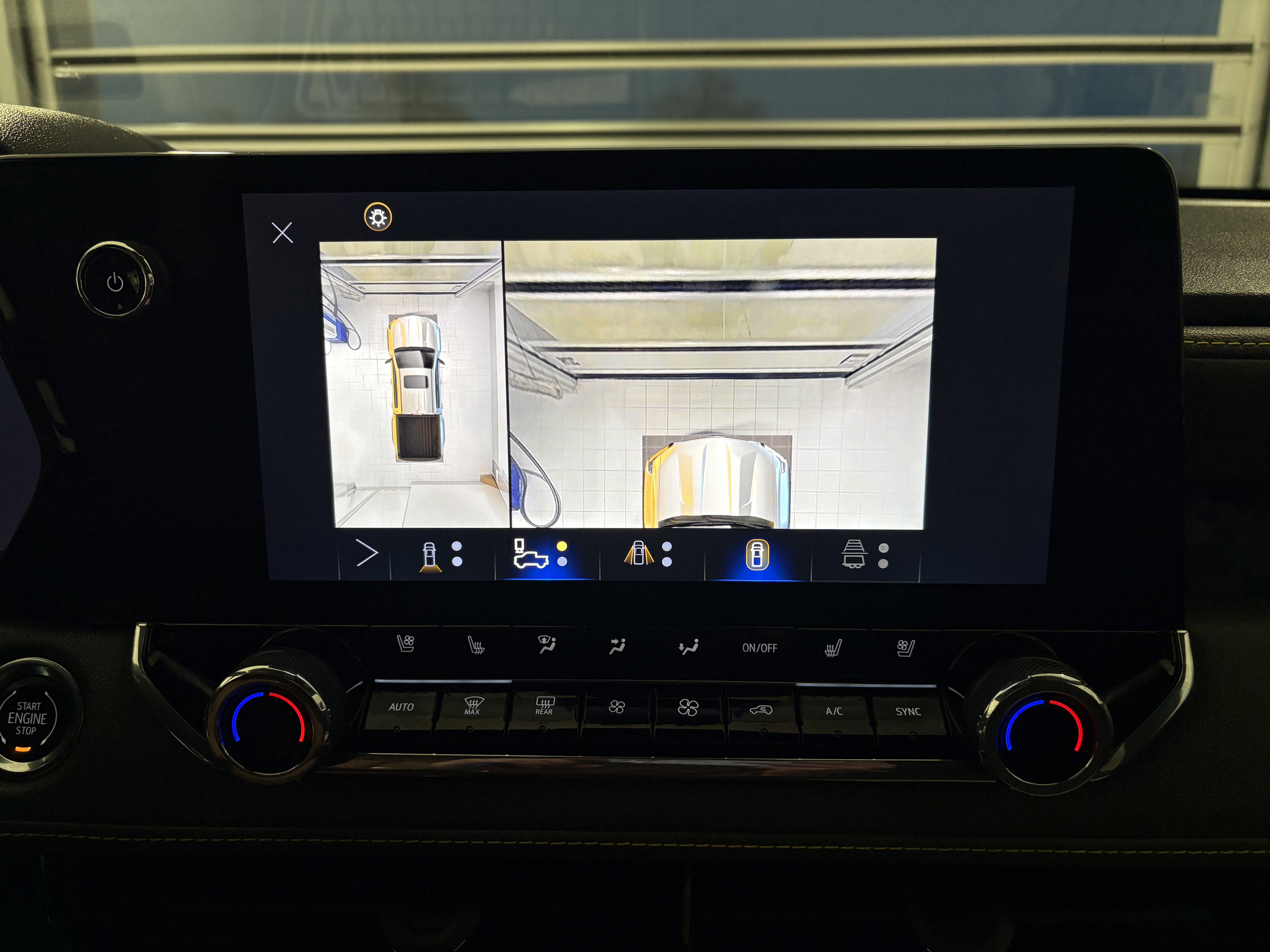 Used 2025 Chevrolet Colorado ZR2 w/ Midnight Edition image 16