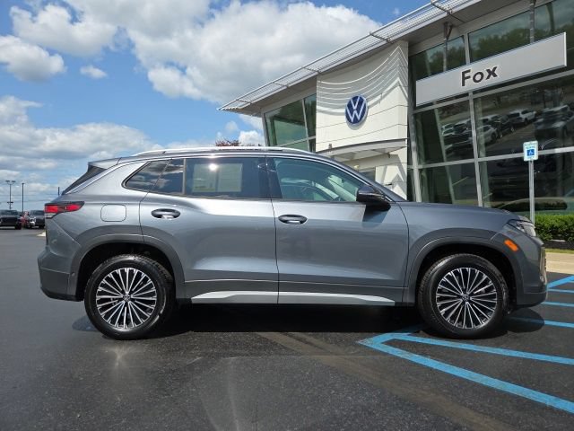 Used 2026 Volkswagen Tiguan S w/ 18" Wheel Package AWD/4WD image 9