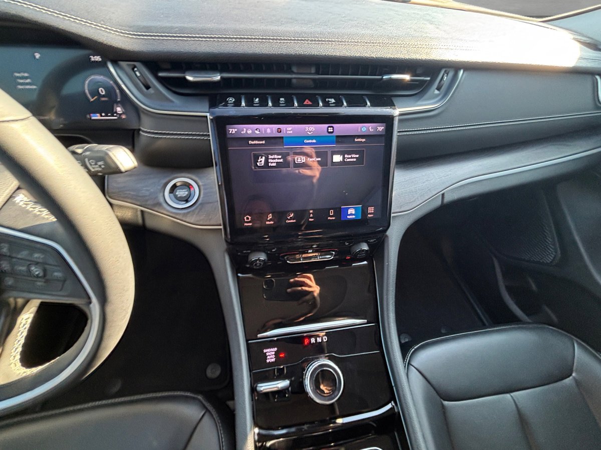 Used 2023 Jeep Grand Cherokee L Limited w/ MOPAR Finishing Package image 3