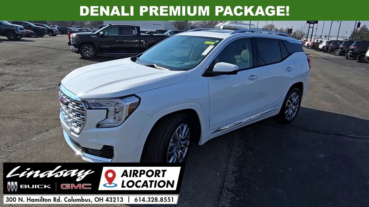 Used 2023 GMC Terrain Denali w/ Denali Premium Package image 4