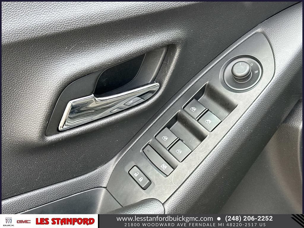 Used 2020 Chevrolet Trax LS FWD image 17