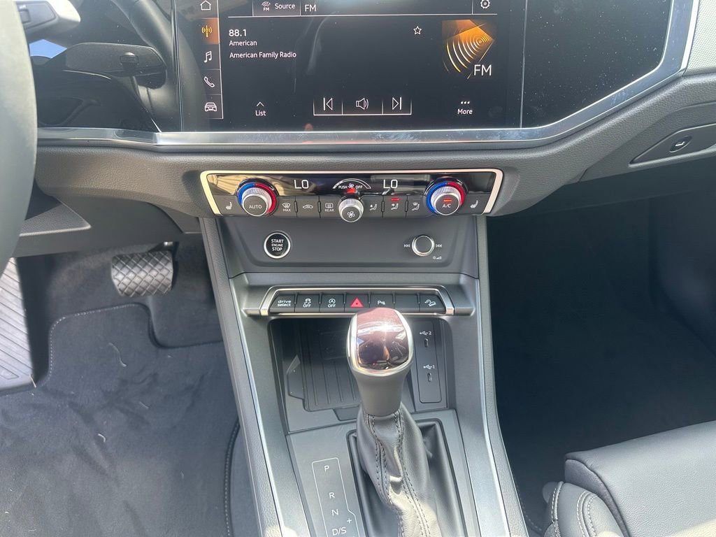 New 2025 Audi Q3 2.0T Premium image 18