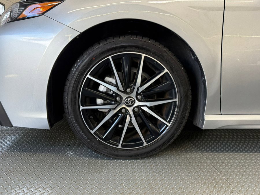 Used 2021 Toyota Camry SE FWD image 13