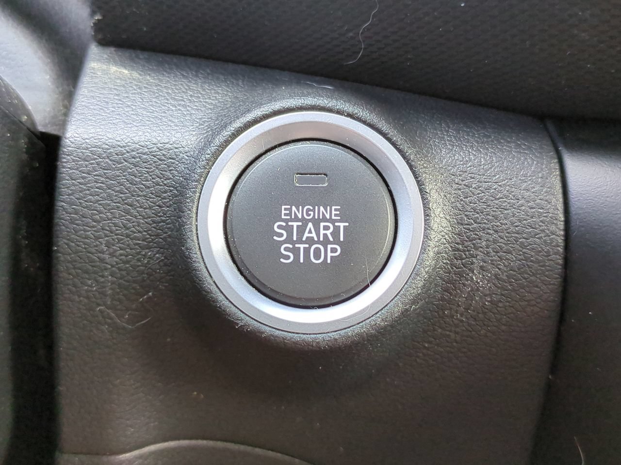 Used 2022 Hyundai Kona Limited FWD image 29