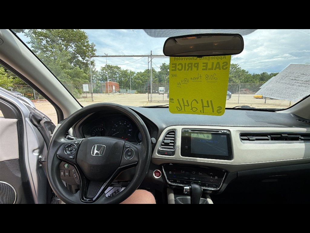Used 2018 Honda HR-V EX image 10