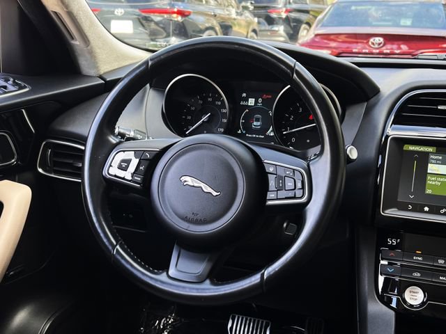 Used 2019 Jaguar F-PACE Premium image 20