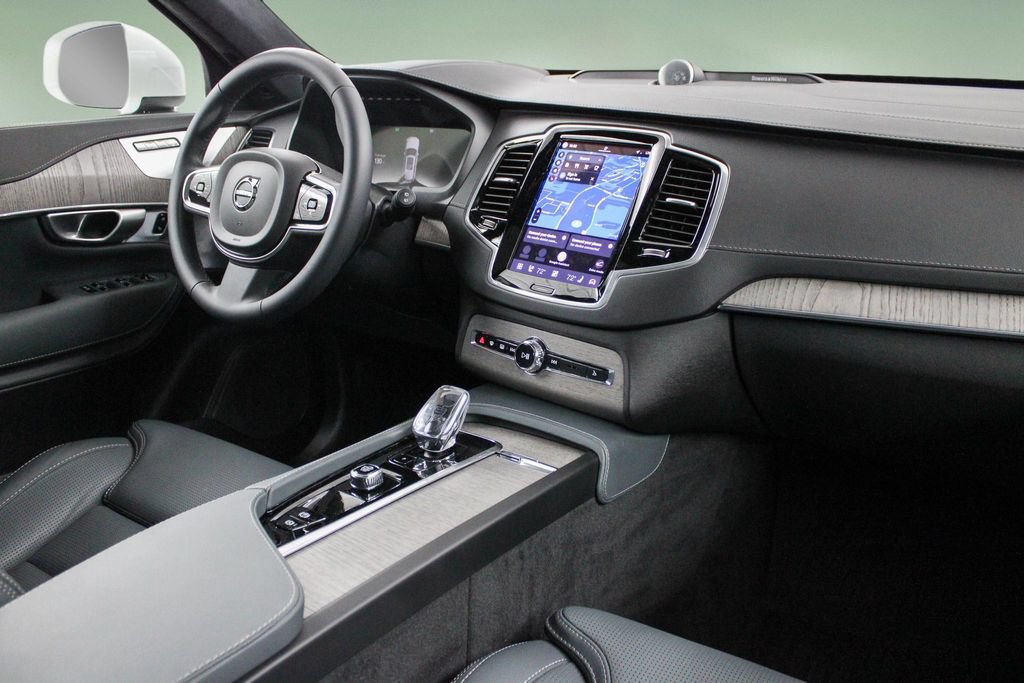 Certified 2024 Volvo XC90 B6 Ultimate w/ Lounge Package AWD/4WD image 21