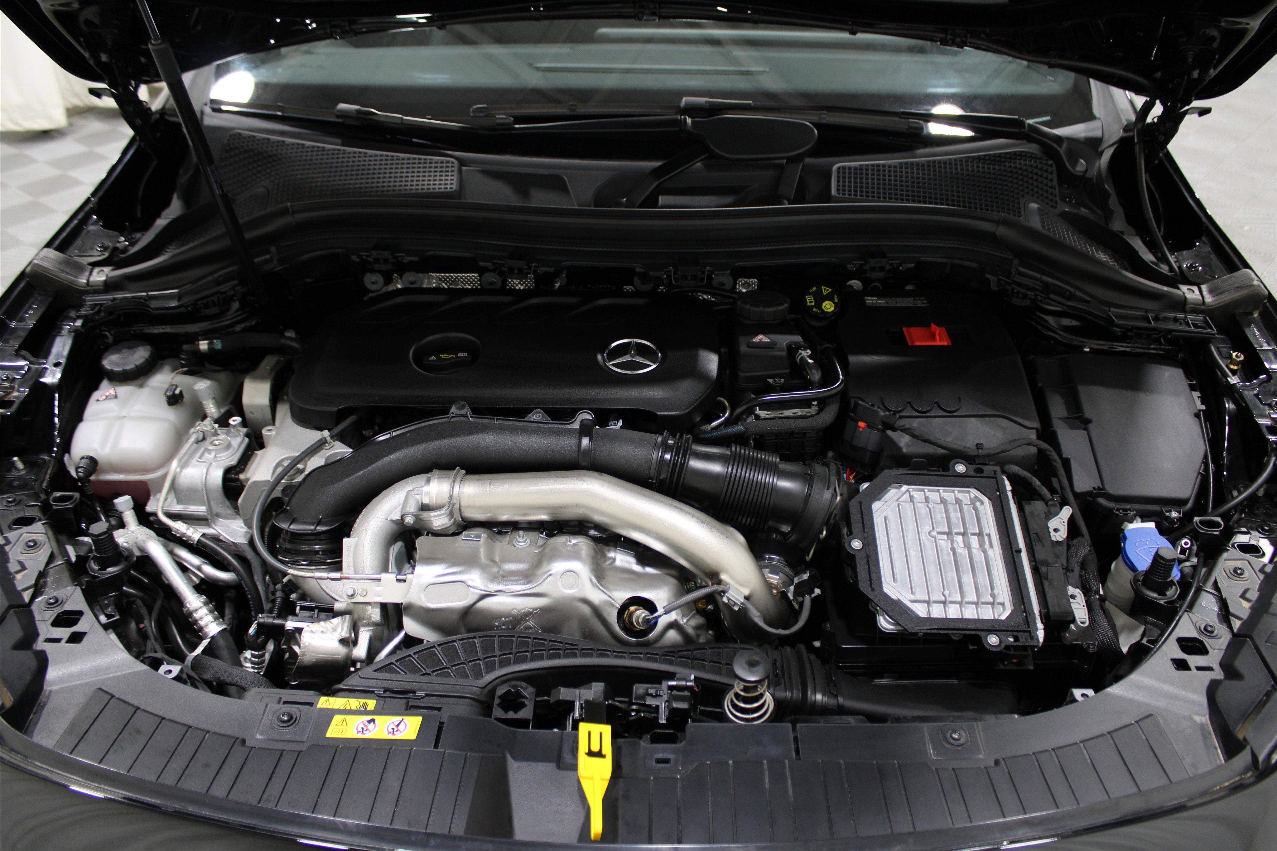 Used 2025 Mercedes-Benz GLA 250 4MATIC image 41