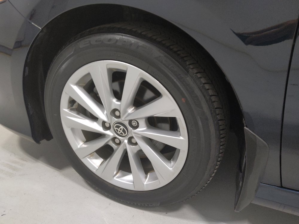 Used 2021 Toyota Camry LE FWD image 31