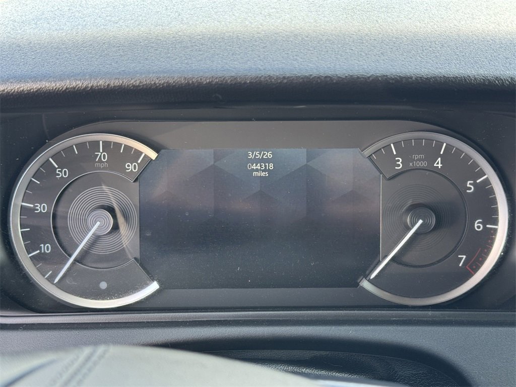 Used 2022 Land Rover Range Rover Velar R-Dynamic S image 25