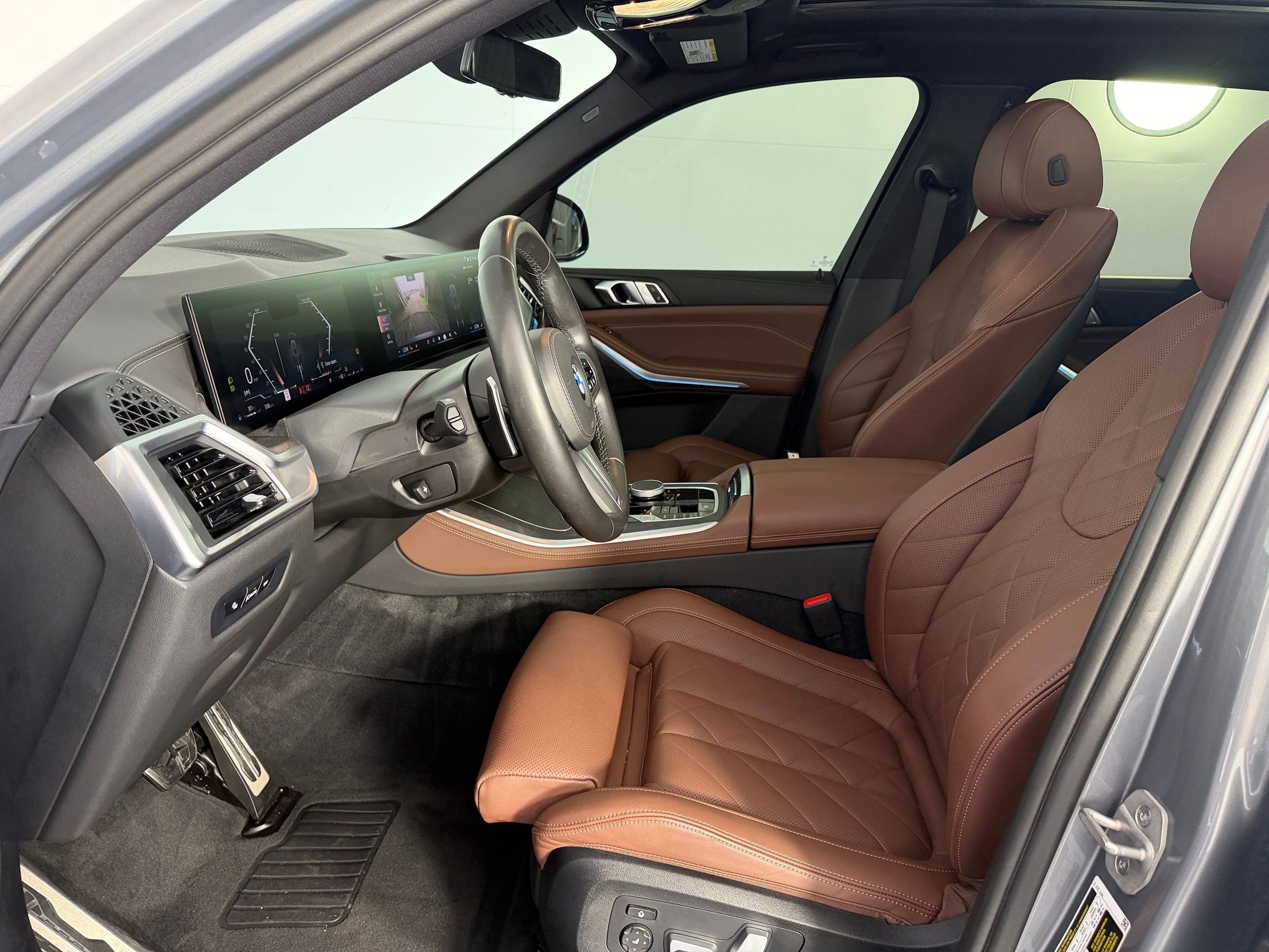 Used 2024 BMW X5 sDrive40i w/ M Sport Package RWD image 5