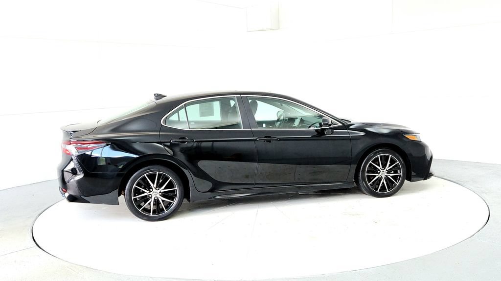 Used 2024 Toyota Camry SE w/ Cold Weather Package AWD/4WD image 6