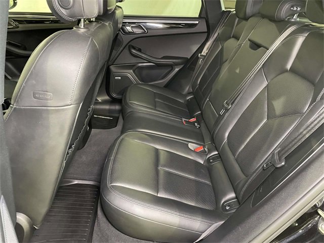 Used 2018 Porsche Macan image 19