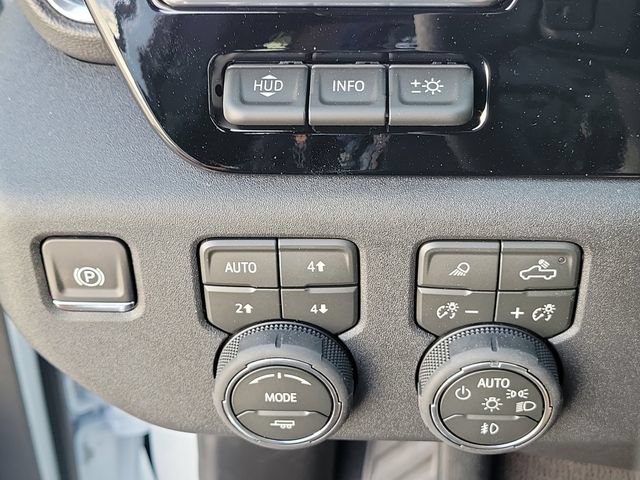 New 2026 Chevrolet Silverado 1500 High Country w/ Technology Package AWD/4WD image 23