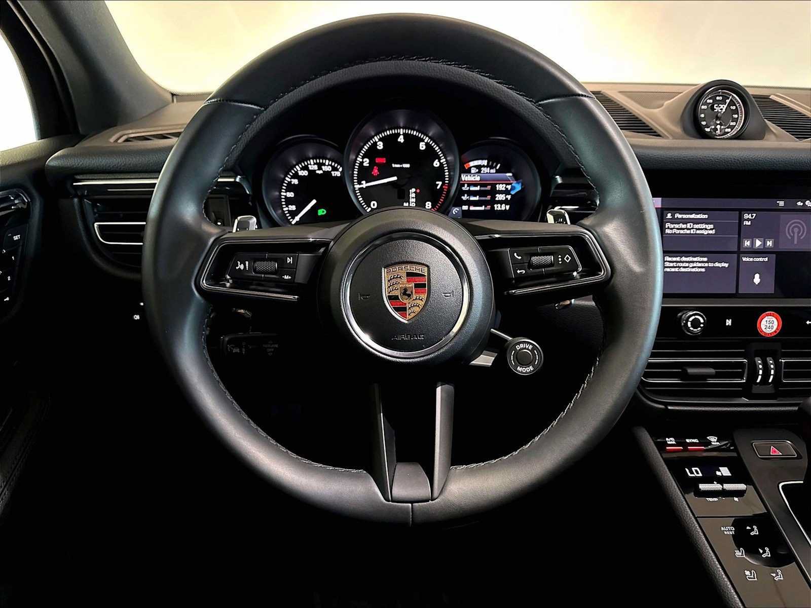 Used 2026 Porsche Macan AWD/4WD image 15