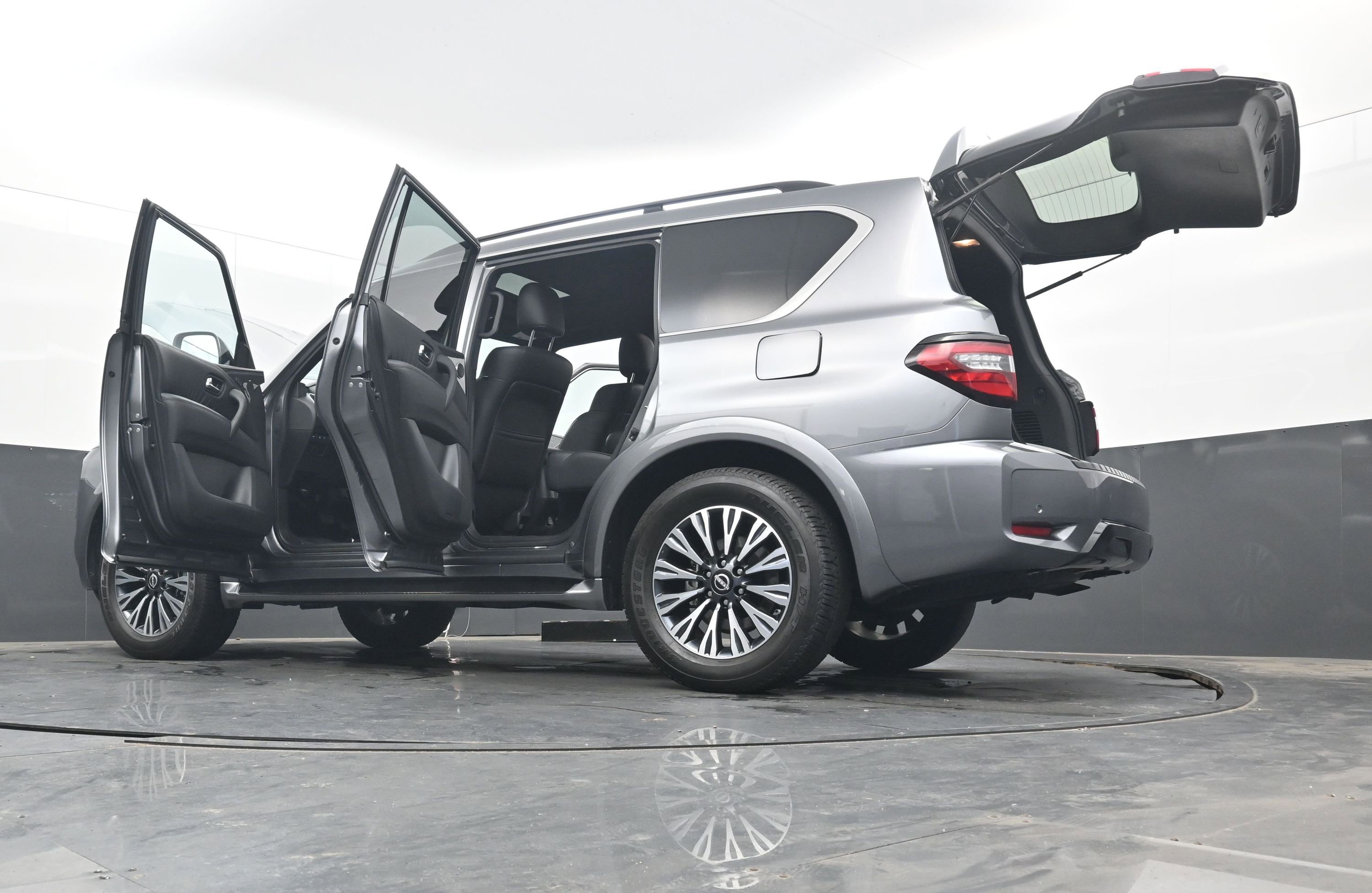 Used 2024 Nissan Armada SL w/ Midnight Edition Package image 40