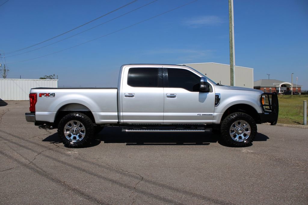 Used 2017 Ford F250 Lariat w/ Chrome Package image 19