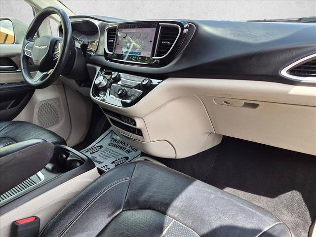 Used 2022 Chrysler Pacifica Touring-L FWD image 21