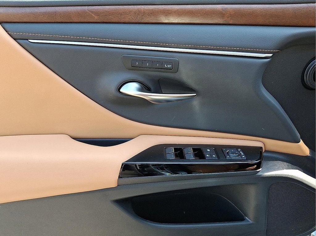 Certified 2023 Lexus ES 350 w/ Premium Package FWD image 9