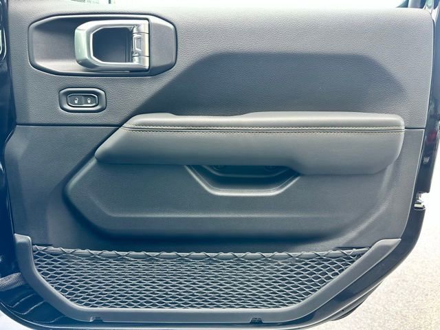 New 2025 Jeep Wrangler Sahara AWD/4WD image 25