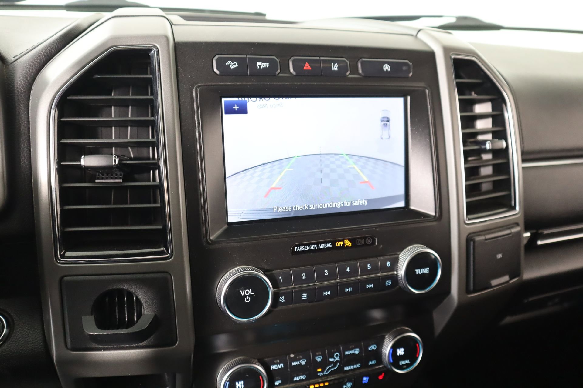 Used 2020 Ford Expedition XLT w/ Equipment Group 202A AWD/4WD image 6