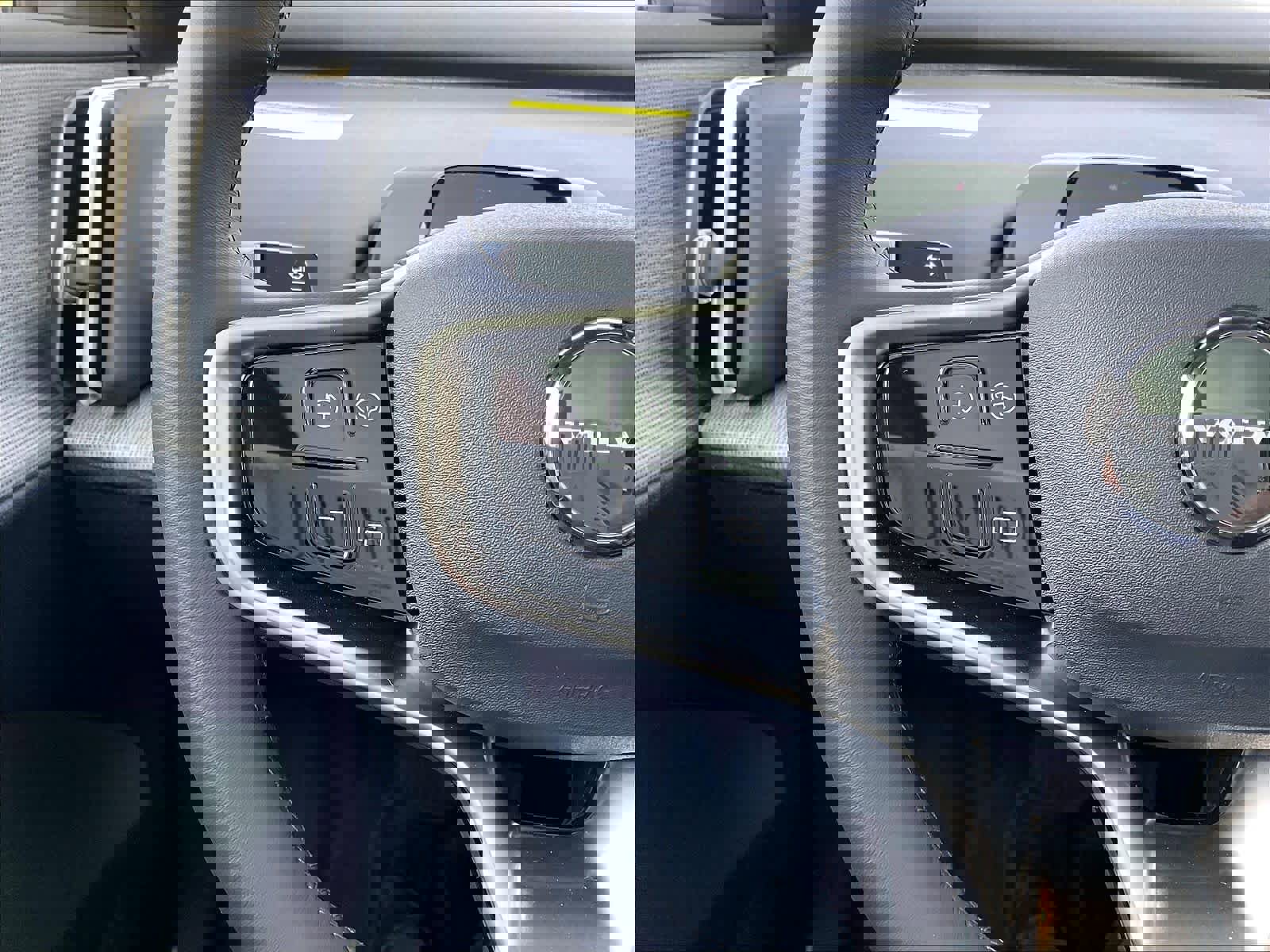 New 2026 Volvo EX30 Plus w/ Protection Package Premier image 17