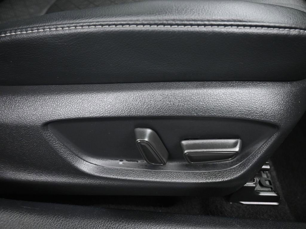 Used 2021 Toyota Camry XSE w/ Navigation Package image 43