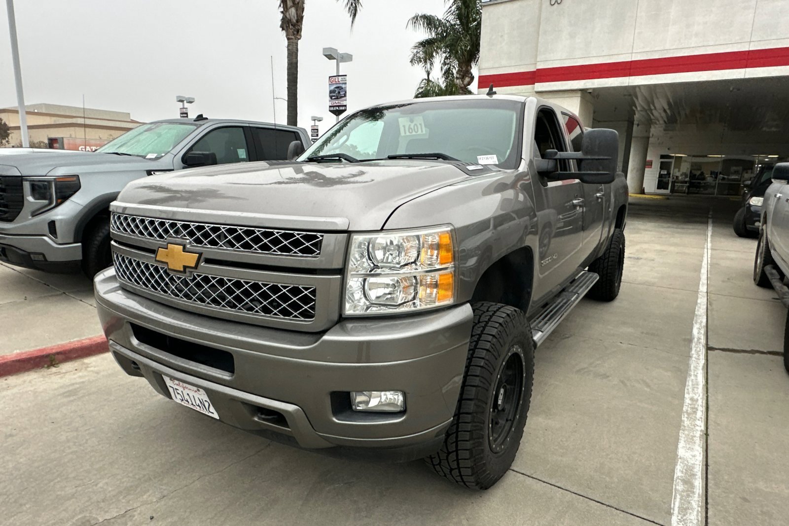 Used 2013 Chevrolet Silverado 3500 LTZ w/ LTZ Plus Package image 2